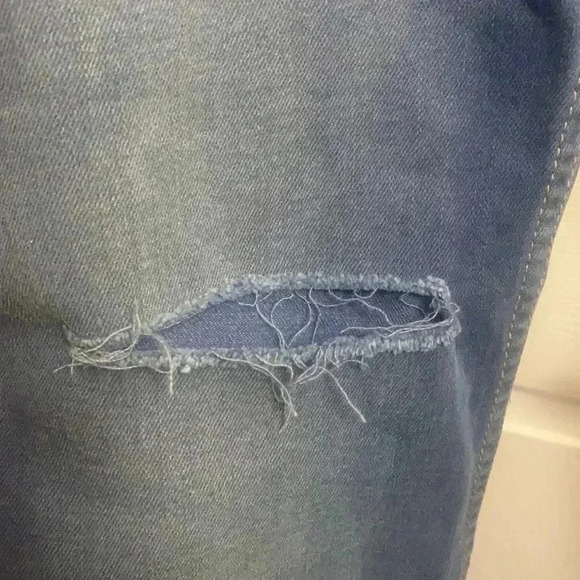 NWT Free People Cropped Distressed Jeans - Picture 6 of 8